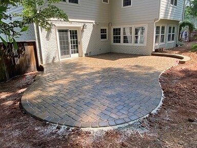 Paver patio with Hessit Dutch cobble Dessert