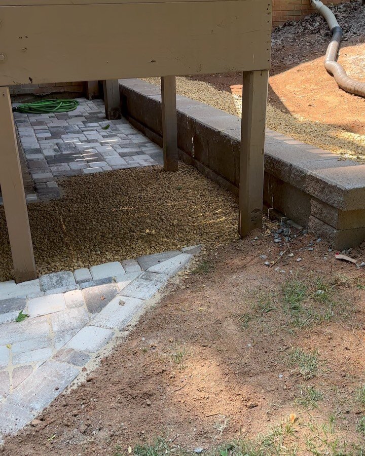 Pavers patio with Belgard Cambridge Cobble Napoli, seating wall and Fire pit.